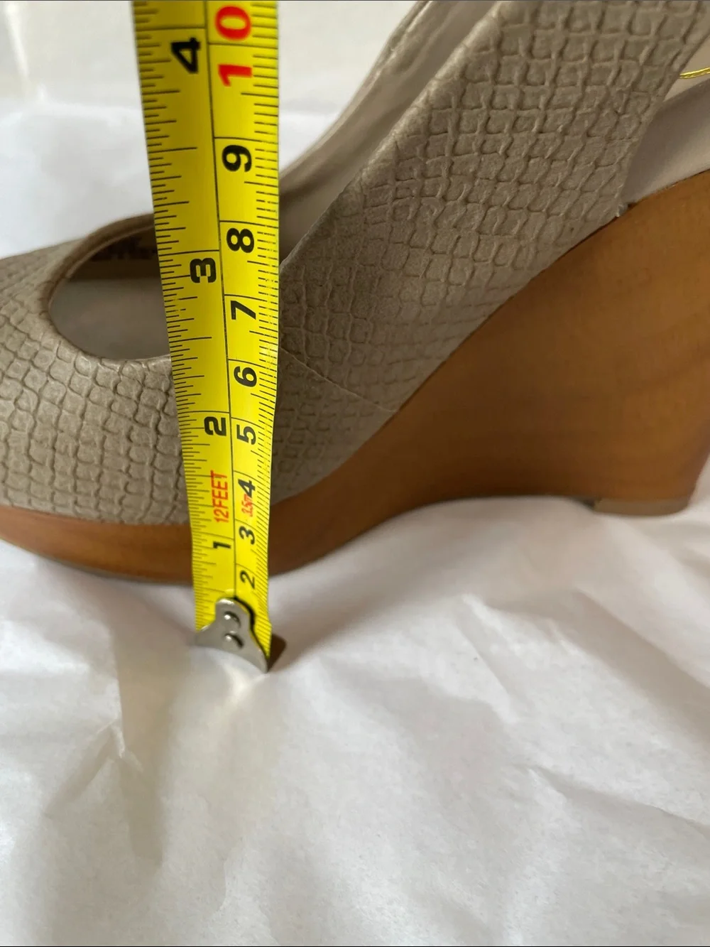 Jessica Simpson‎ Taupe Textured Peep-Toe Slingback Wedges
